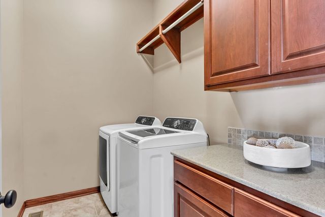 2418 N Springdale Cir, Wichita, KS 67228