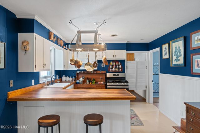 814 Cape Fear Boulevard, Carolina Beach, NC 28428