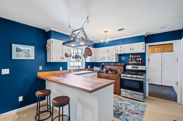 814 Cape Fear Boulevard, Carolina Beach, NC 28428