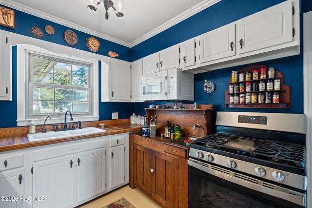 814 Cape Fear Boulevard, Carolina Beach, NC 28428