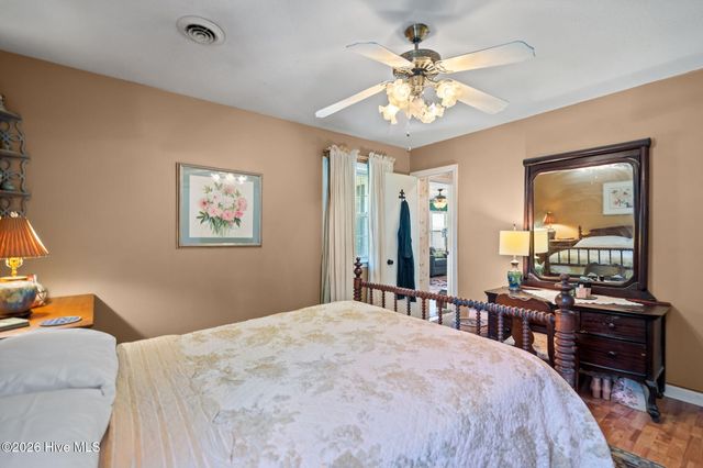 814 Cape Fear Boulevard, Carolina Beach, NC 28428