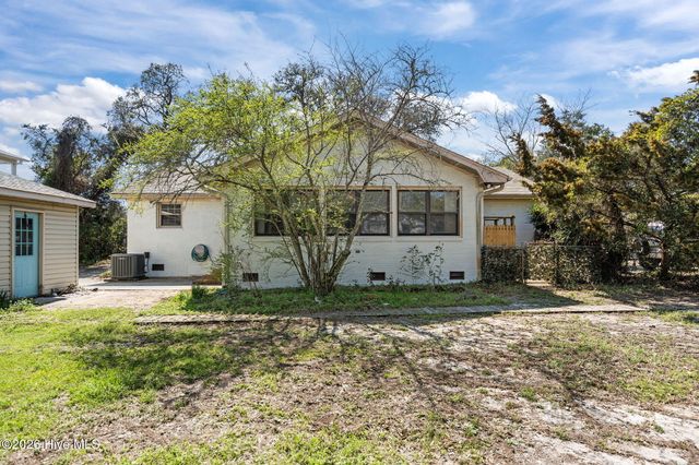 814 Cape Fear Boulevard, Carolina Beach, NC 28428