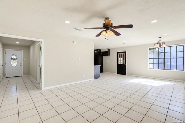 1350 MARY PREISS DR, New Braunfels, TX 78132