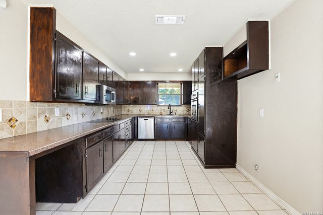 1350 MARY PREISS DR, New Braunfels, TX 78132