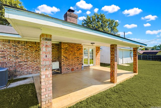 1350 MARY PREISS DR, New Braunfels, TX 78132