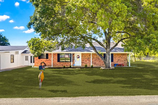 1350 MARY PREISS DR, New Braunfels, TX 78132