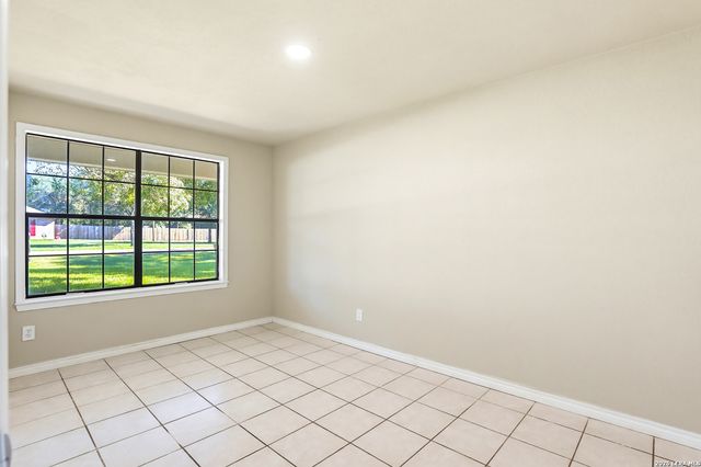 1350 MARY PREISS DR, New Braunfels, TX 78132