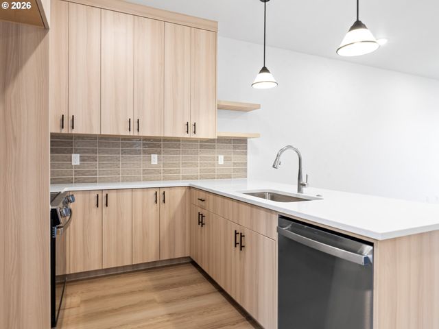 4540 Sw Garden Home Rd, Portland, OR 97219