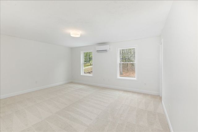 1152 Bridge St, Pelham, NH 03076