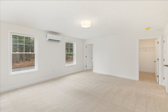 1152 Bridge St, Pelham, NH 03076