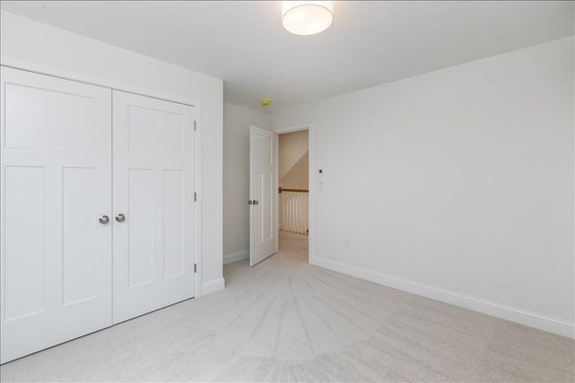1152 Bridge St, Pelham, NH 03076