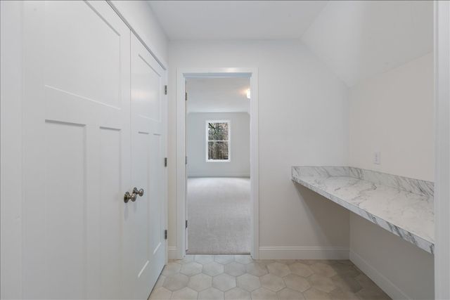 1152 Bridge St, Pelham, NH 03076