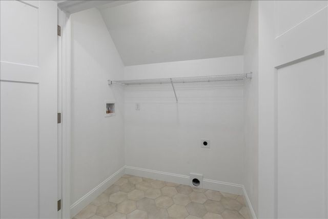 1152 Bridge St, Pelham, NH 03076