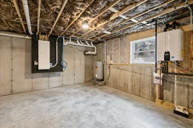 1152 Bridge St, Pelham, NH 03076