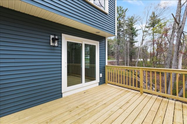 1152 Bridge St, Pelham, NH 03076