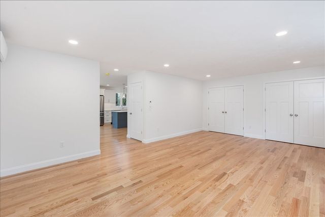 1152 Bridge St, Pelham, NH 03076