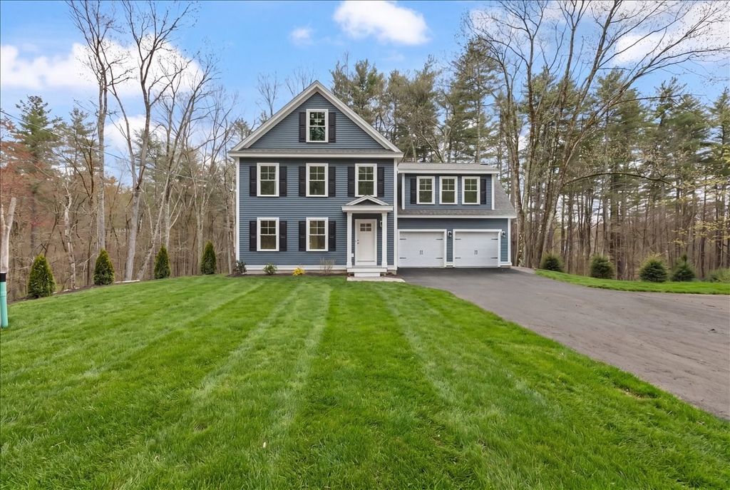 1152 Bridge St, Pelham, NH 03076