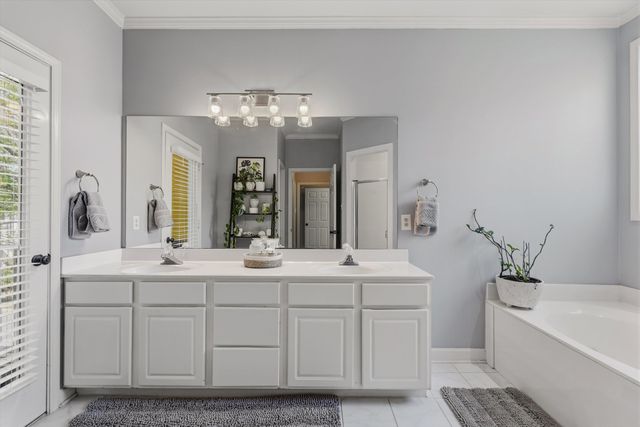 1012 RIVER CURRENTS DR, Memphis, TN 38103