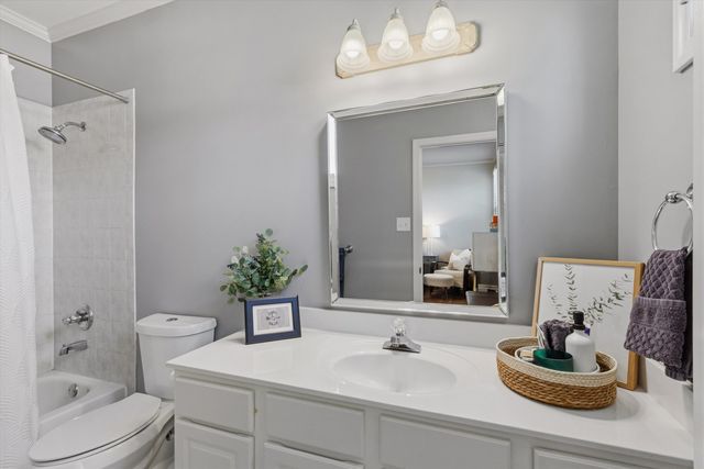 1012 RIVER CURRENTS DR, Memphis, TN 38103