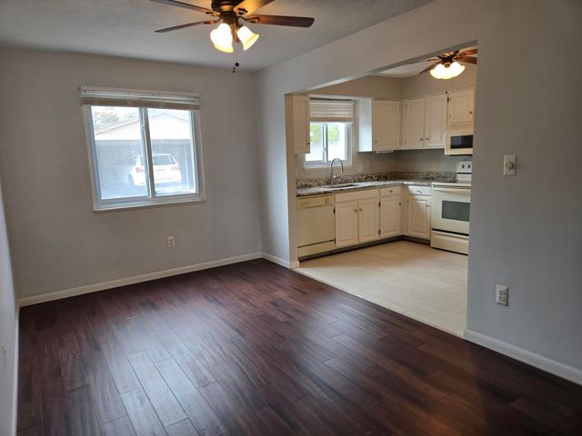 1512 Normandy Road 105, Royal Oak, MI 48073