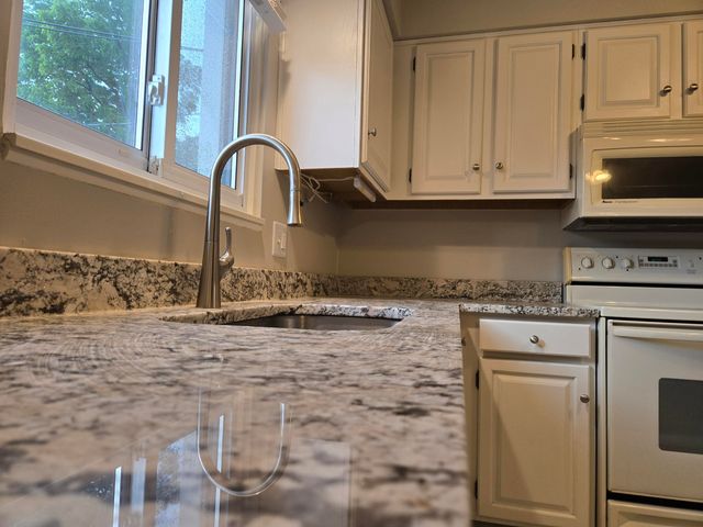 1512 Normandy Road 105, Royal Oak, MI 48073