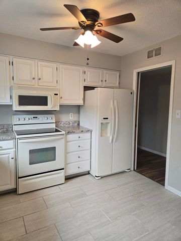 1512 Normandy Road 105, Royal Oak, MI 48073