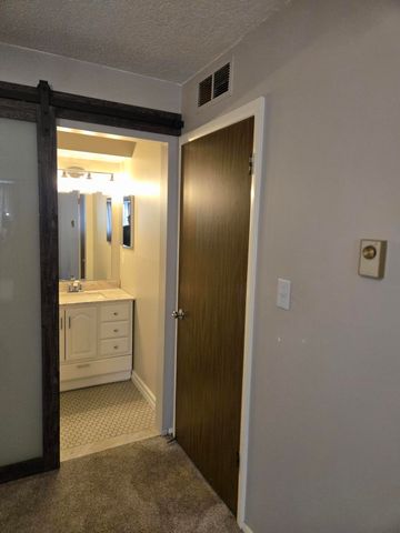 1512 Normandy Road 105, Royal Oak, MI 48073
