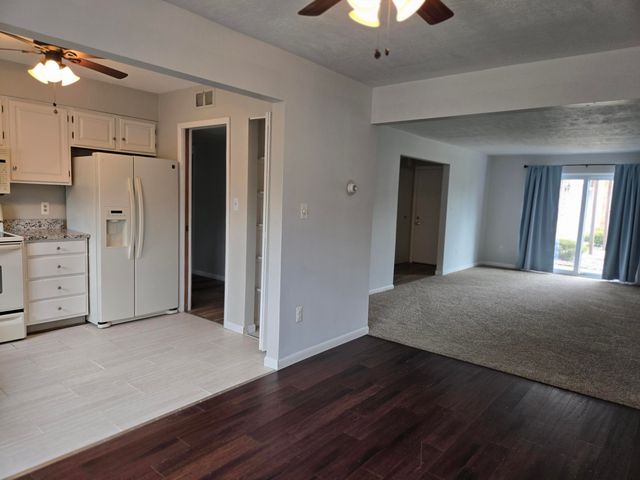 1512 Normandy Road 105, Royal Oak, MI 48073