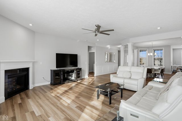 16067 Loire Valley Drive, Fishers, IN 46037