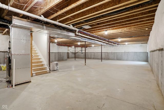 16067 Loire Valley Drive, Fishers, IN 46037