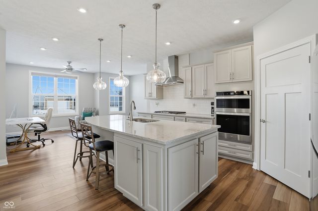 16067 Loire Valley Drive, Fishers, IN 46037