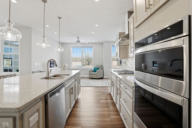 16067 Loire Valley Drive, Fishers, IN 46037