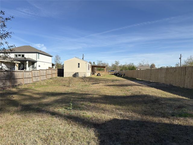 595 Road 3371a, Cleveland, TX 77327