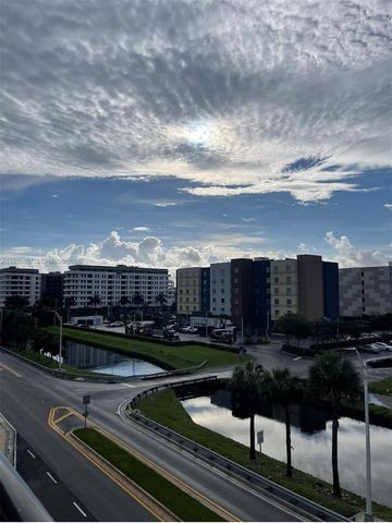 8167 NW 41st St E-409, Doral, FL 33166