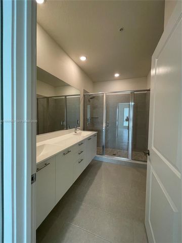 8167 NW 41st St E-409, Doral, FL 33166