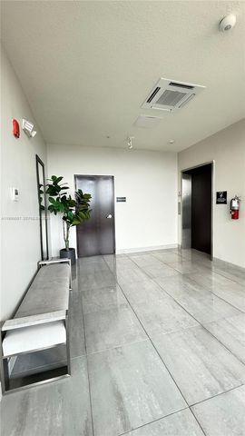 8167 NW 41st St E-409, Doral, FL 33166