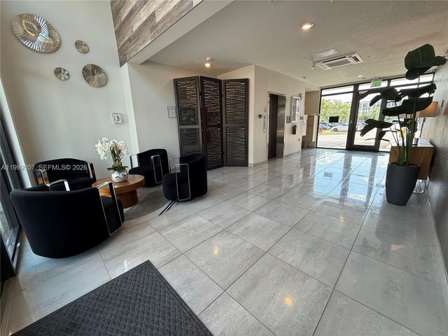 8167 NW 41st St E-409, Doral, FL 33166