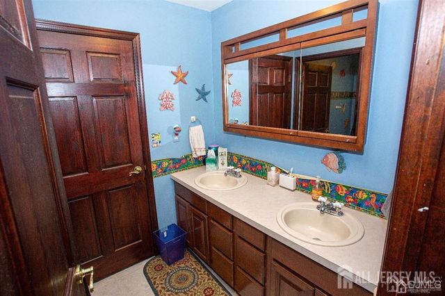 219 Johnson Lane, Sayreville, NJ 08859