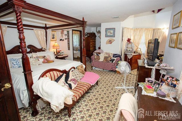 219 Johnson Lane, Sayreville, NJ 08859