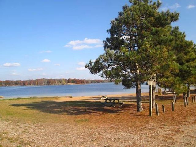 462 Duffers Trail, Nekoosa, WI 54457