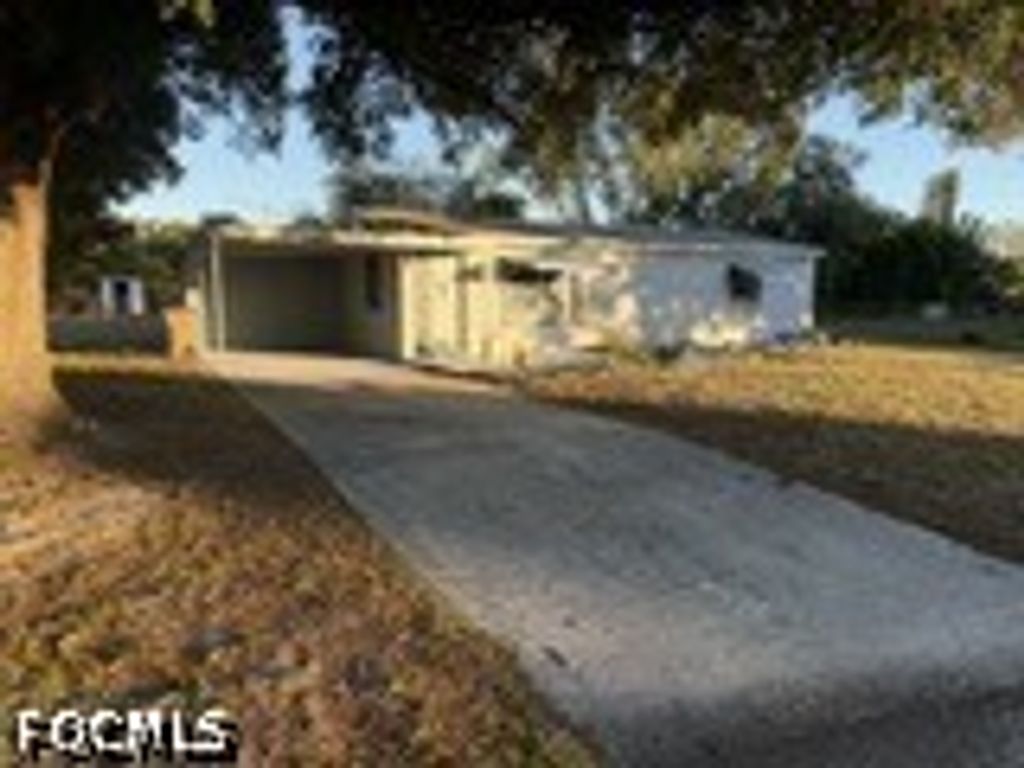 1129 Cherokee AVE, Lehigh Acres, FL 33936