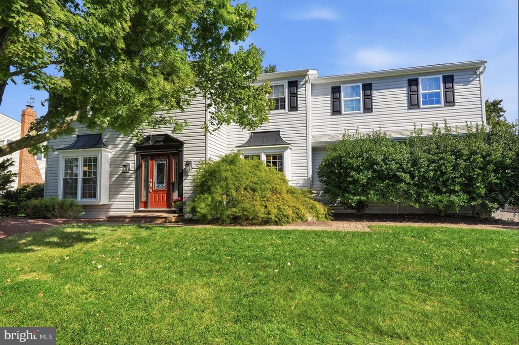 121 BROOK DR, HOLLAND, PA 18966 — photo 2