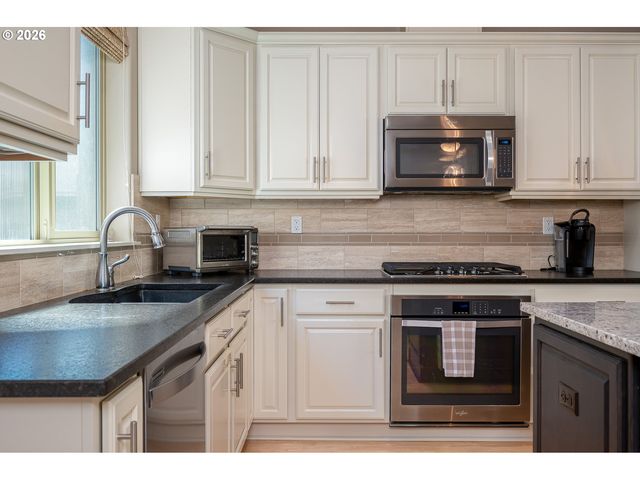 10862 Sw LISBON St, Wilsonville, OR 97070