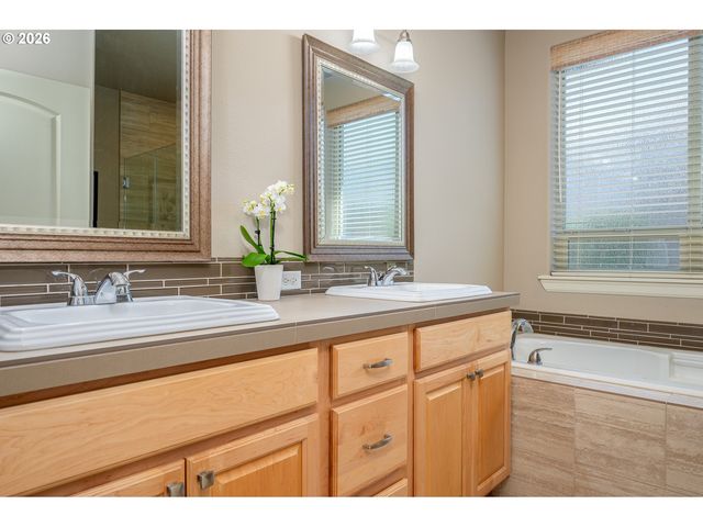 10862 Sw LISBON St, Wilsonville, OR 97070