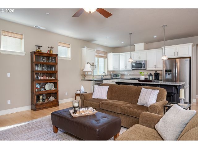 10862 Sw LISBON St, Wilsonville, OR 97070