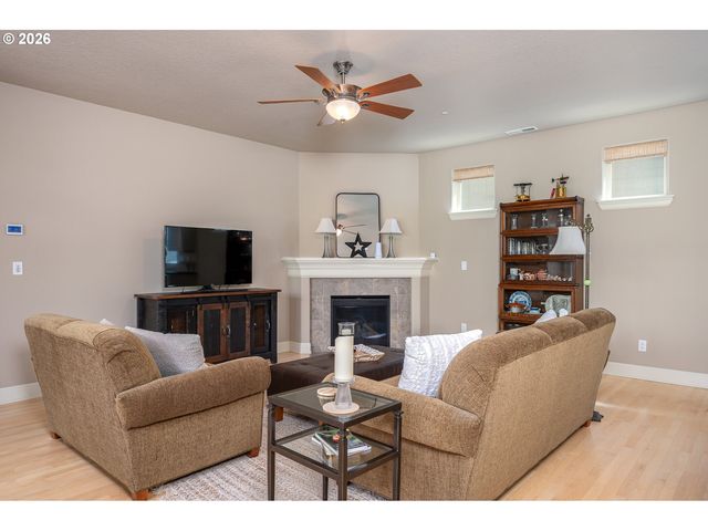 10862 Sw LISBON St, Wilsonville, OR 97070