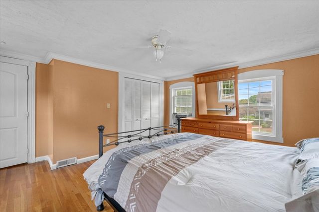 191 Pleasant St, Leominster, MA 01453