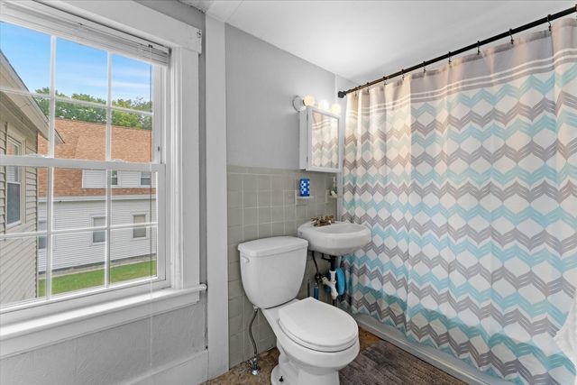 191 Pleasant St, Leominster, MA 01453