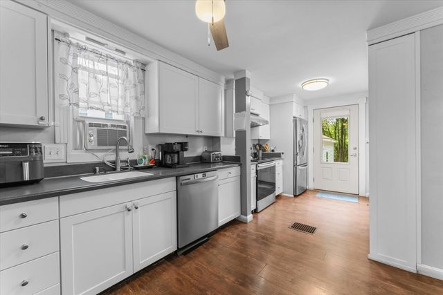191 Pleasant St, Leominster, MA 01453