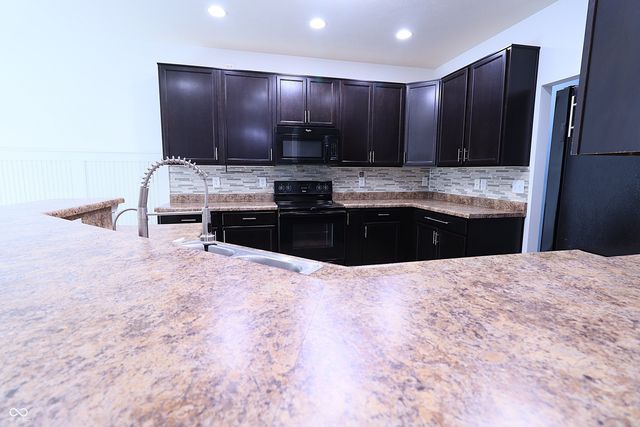 5250 Hearst Lane, Indianapolis, IN 46239